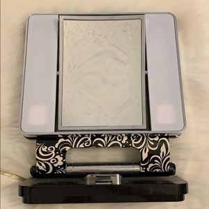 Beautiful Ottlite Mirror